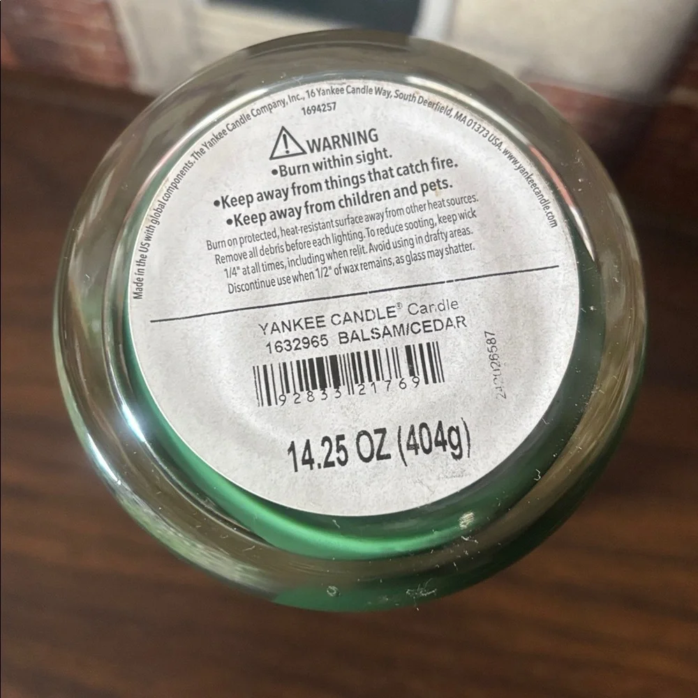 Yankee Candle Balsam & Cedar Medium Single